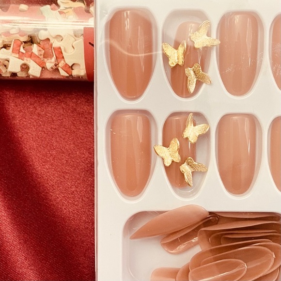 Butterfly Charm Press-on Nail Nude - Picture 8 of 10